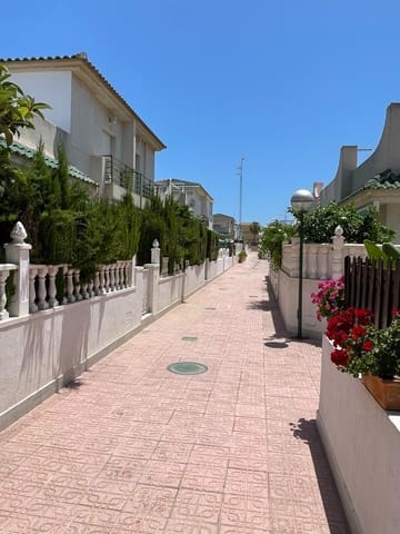 3 soverom Hus til salgs i Torrevieja med svømmebasseng - € 179 990 (Ref: 9141406)