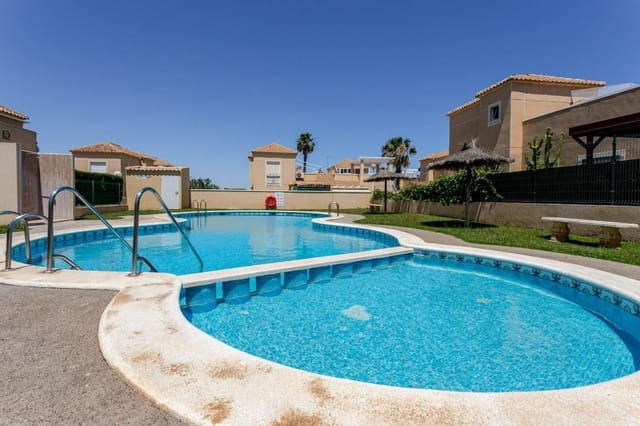 2 bedroom Townhouse for sale in Torrevieja with pool - € 200,000 (Ref: 9206281)