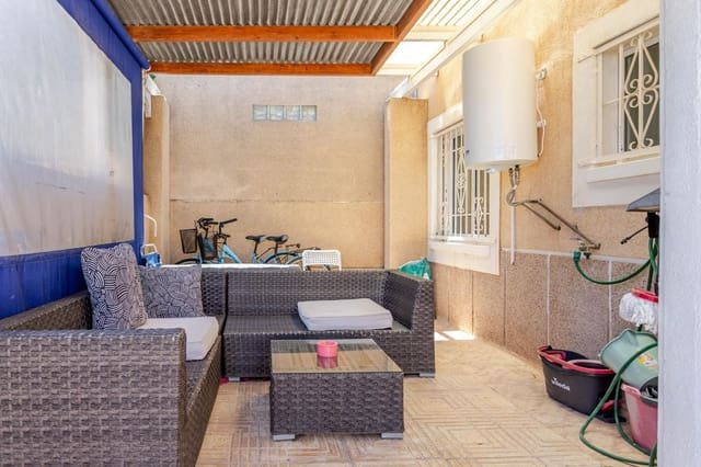 2 bedroom Townhouse for sale in Torrevieja with pool - € 200,000 (Ref: 9206281)