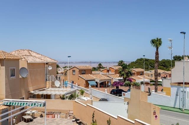 2 bedroom Townhouse for sale in Torrevieja with pool - € 200,000 (Ref: 9206281)