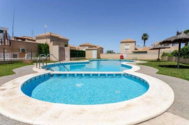 2 bedroom Townhouse for sale in Torrevieja with pool - € 200,000 (Ref: 9206281)