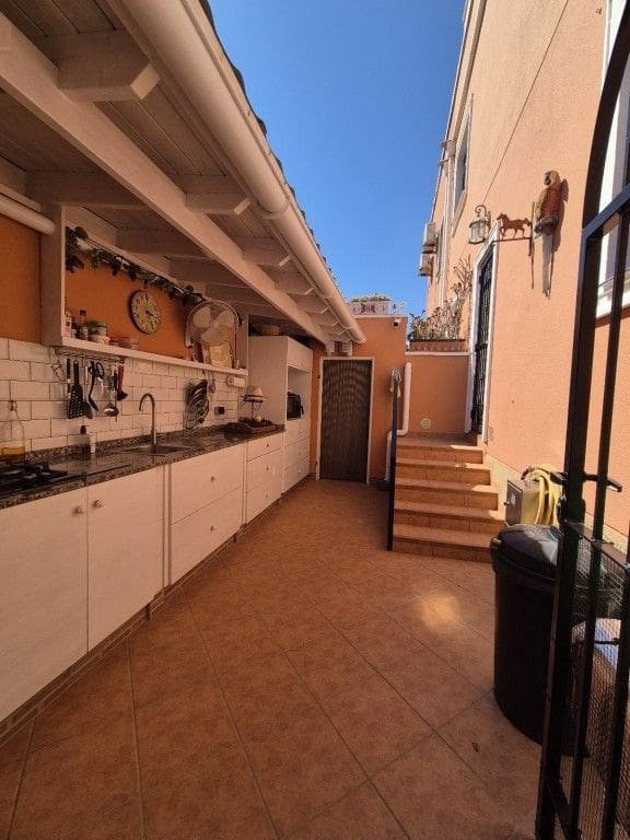 4 soverom Hus til salgs i Los Montesinos med svømmebasseng garasje - € 220 000 (Ref: 9226237)