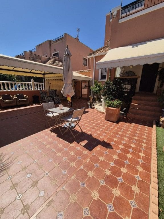 4 soverom Hus til salgs i Los Montesinos med svømmebasseng garasje - € 220 000 (Ref: 9226237)