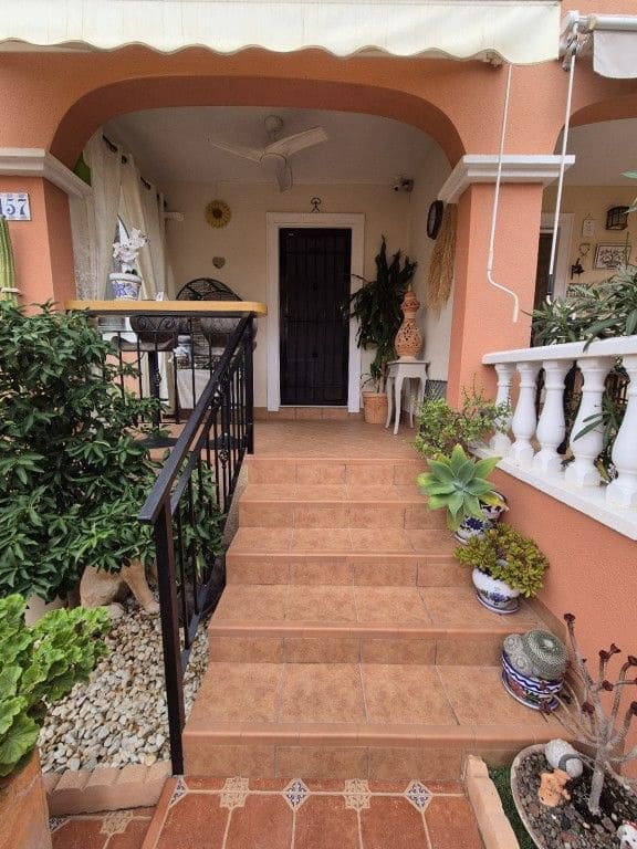 4 soverom Hus til salgs i Los Montesinos med svømmebasseng garasje - € 220 000 (Ref: 9226237)