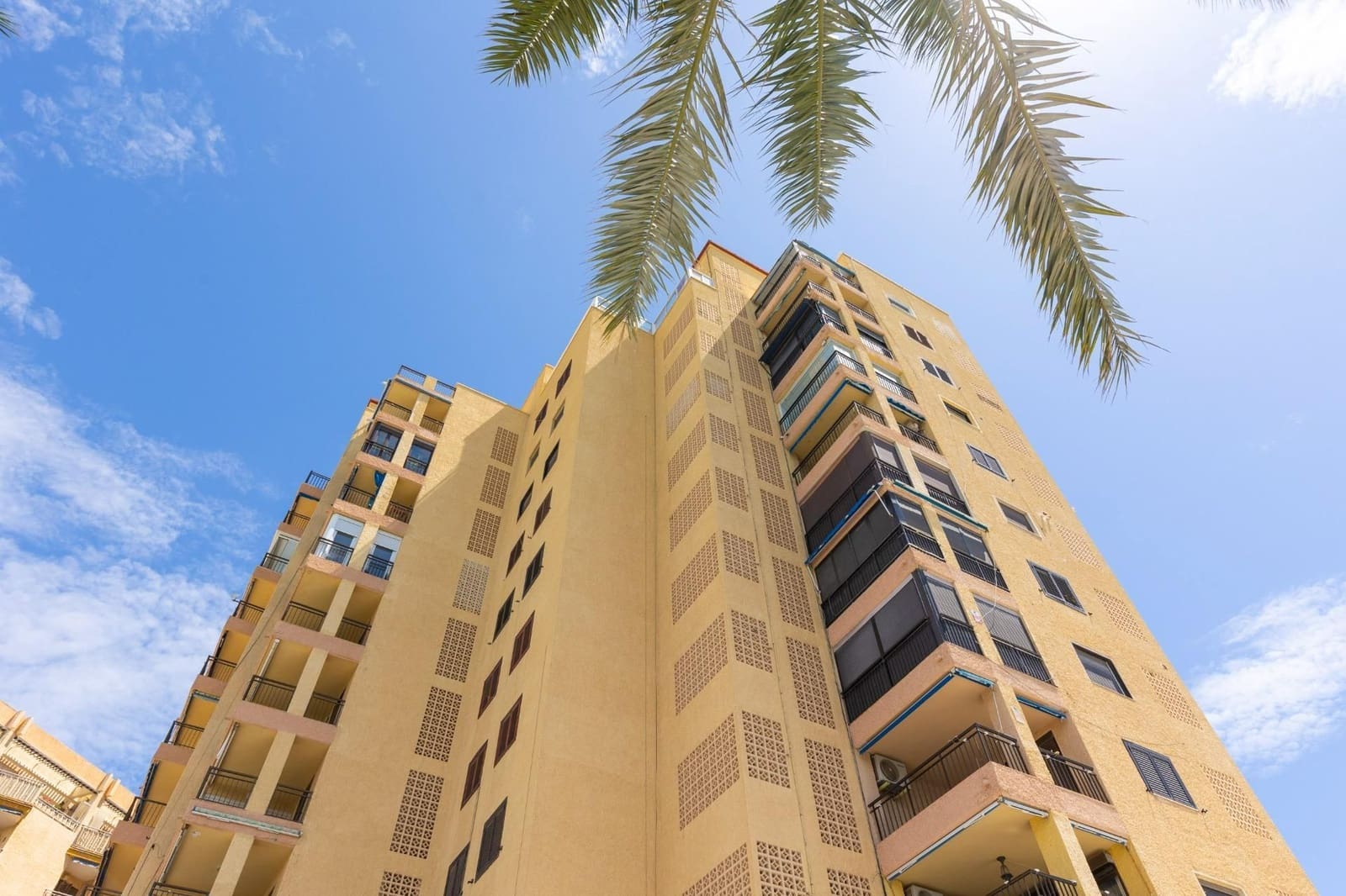 Apartamento de 3 habitaciones en Torrevieja en venta - 250.000 € (Ref: 9226242)