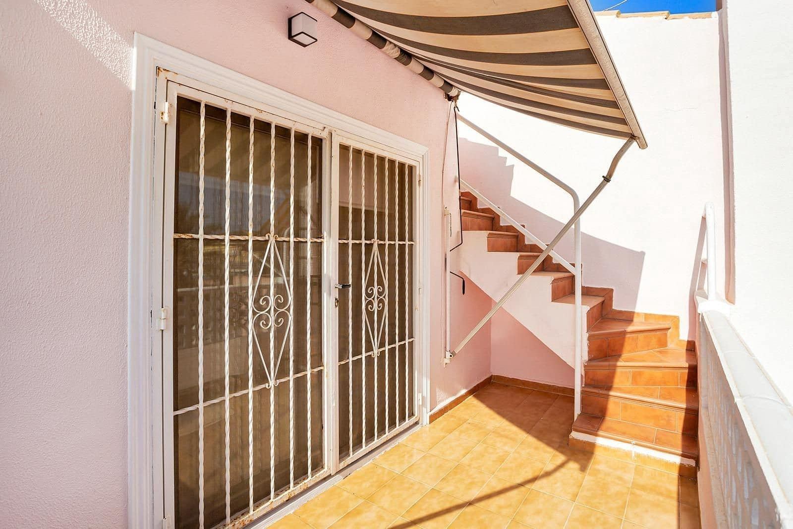 2 soverom Hus til salgs i Torrevieja med svømmebasseng - € 233 000 (Ref: 9226244)