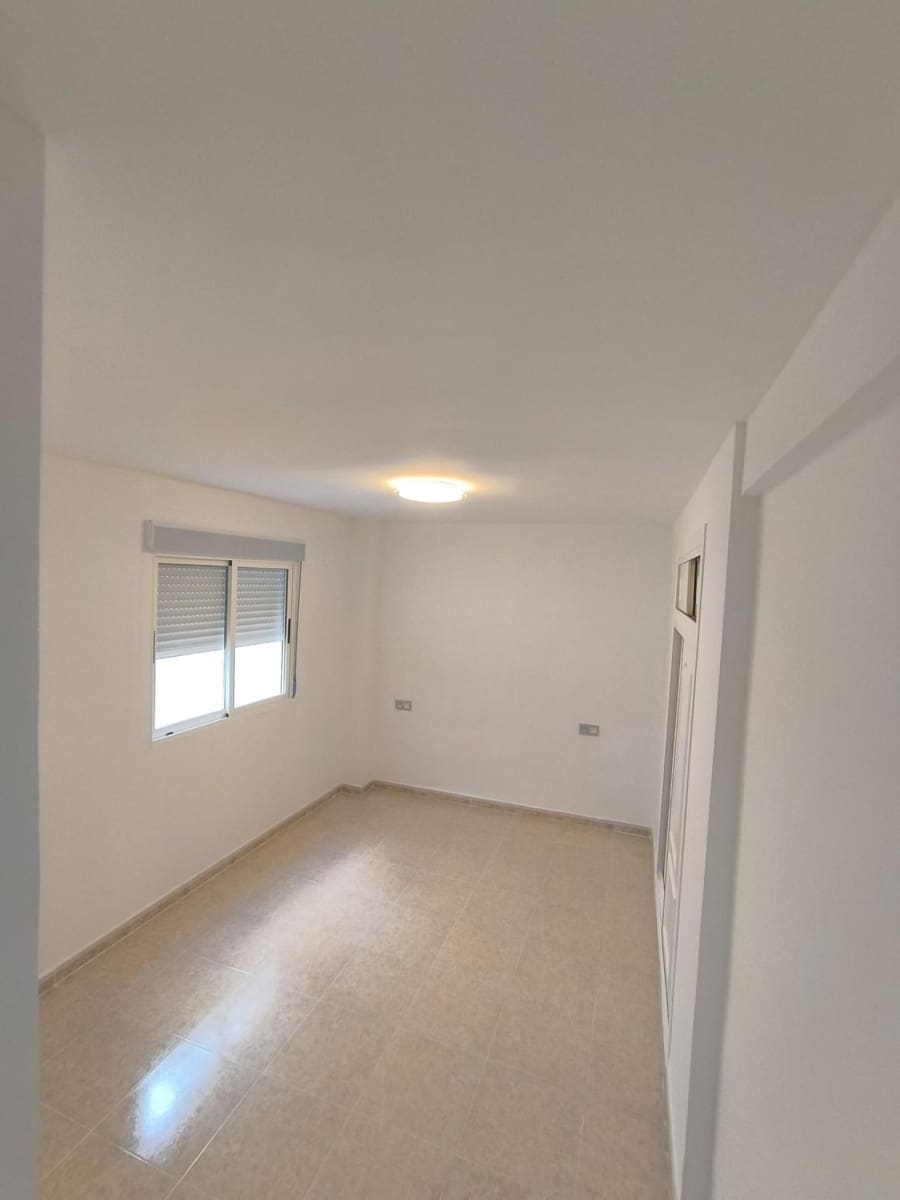 3 bedroom Apartment for sale in Torrevieja - € 188,000 (Ref: 9226247)
