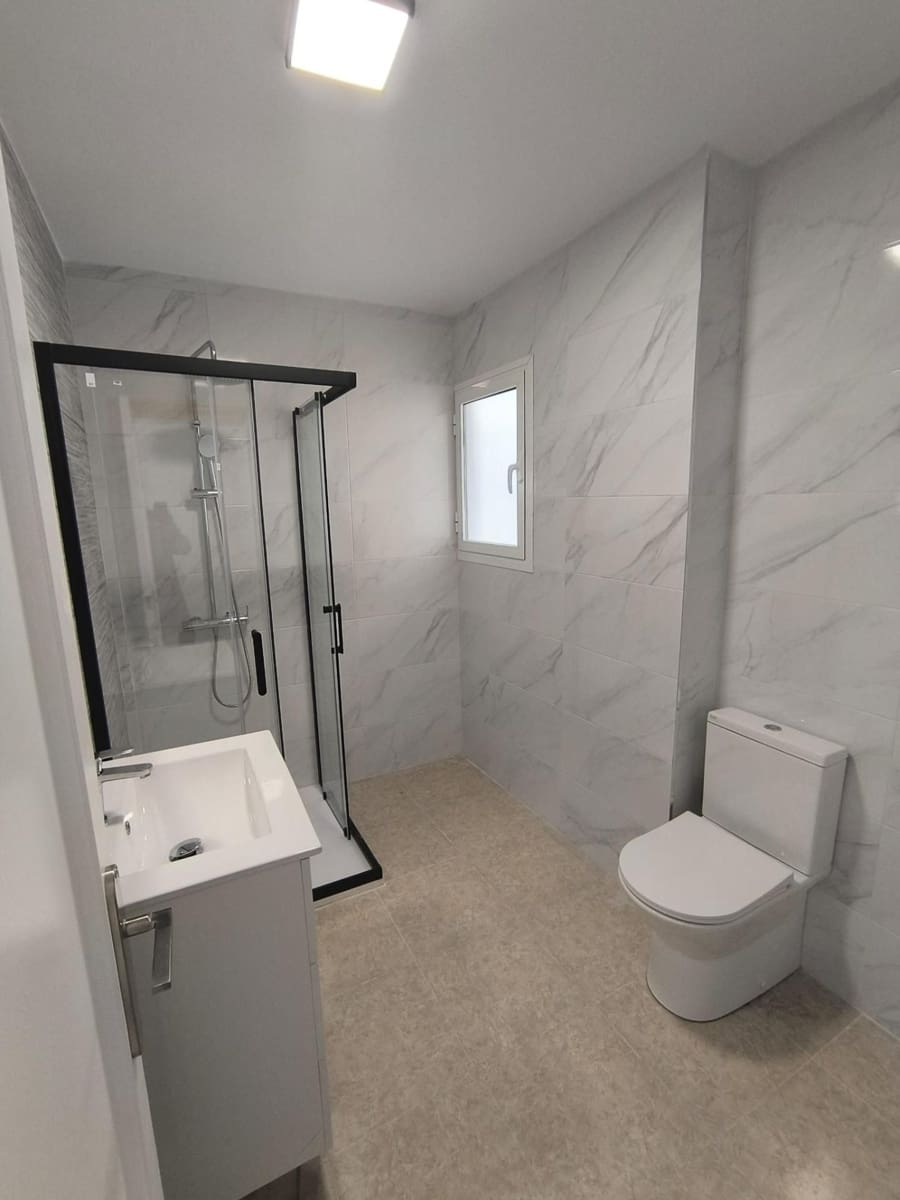 3 bedroom Apartment for sale in Torrevieja - € 188,000 (Ref: 9226247)