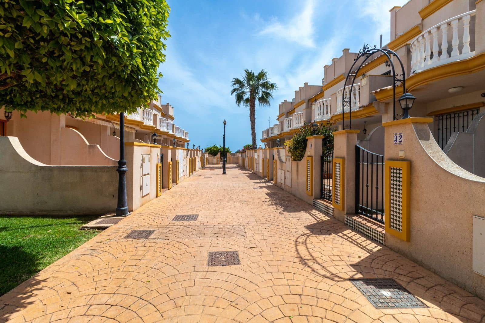 3 soveværelse Byhus til salg i Cabo Roig med swimmingpool garage - € 259.000 (Ref: 9226248)