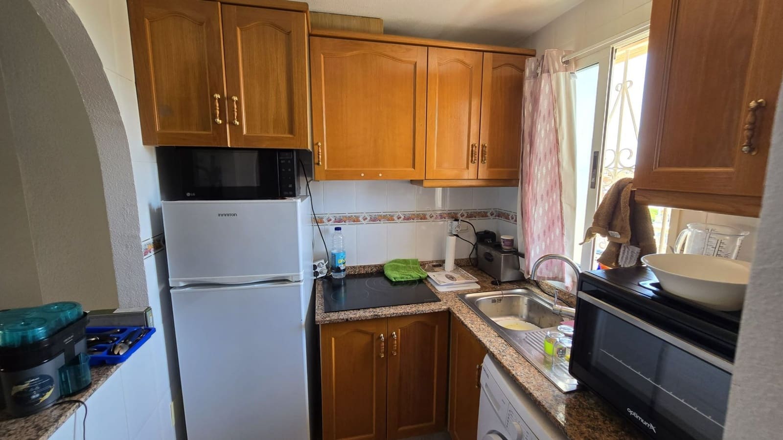 2 bedroom Apartment for sale in Torrevieja with pool - € 114,950 (Ref: 9232381)