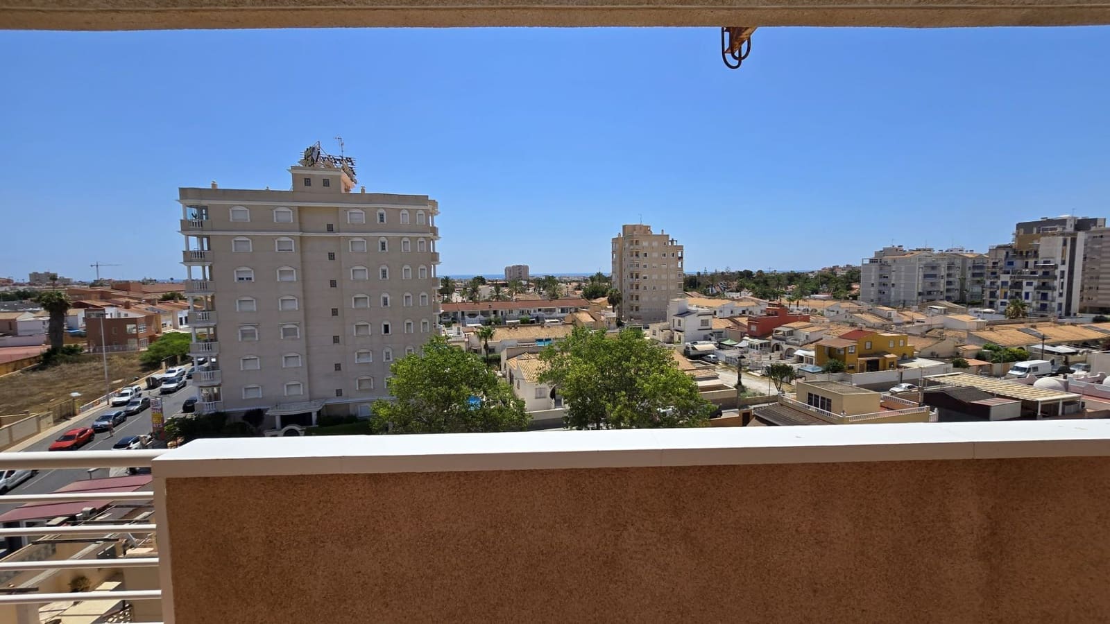 2 bedroom Apartment for sale in Torrevieja with pool - € 114,950 (Ref: 9232381)