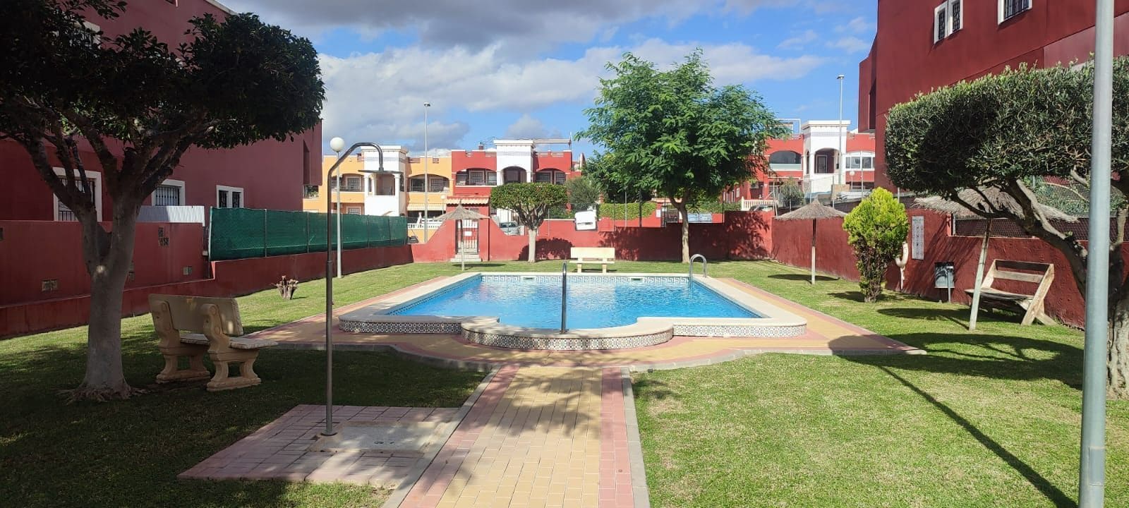 3 soveværelse Byhus til salg i Los Altos med swimmingpool garage - € 215.000 (Ref: 9236030)