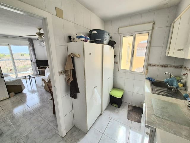 2 makuuhuone Bungalow myytävänä paikassa Torrevieja mukana uima-altaan 
autotalli - 124 995 € (Ref: 9256773)