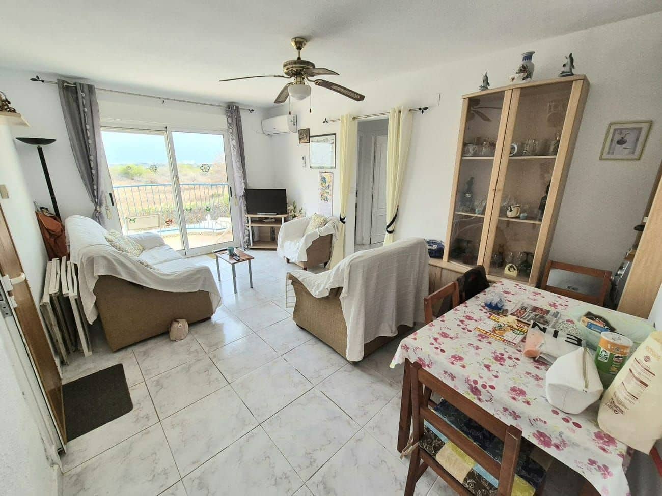 2 makuuhuone Bungalow myytävänä paikassa Torrevieja mukana uima-altaan 
autotalli - 124 995 € (Ref: 9256773)