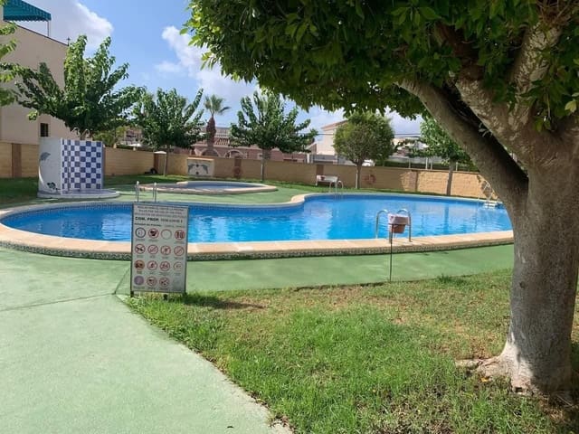 2 camera da letto Bungalow in vendita in Torrevieja con piscina - 125.000 € (Rif: 9256774)