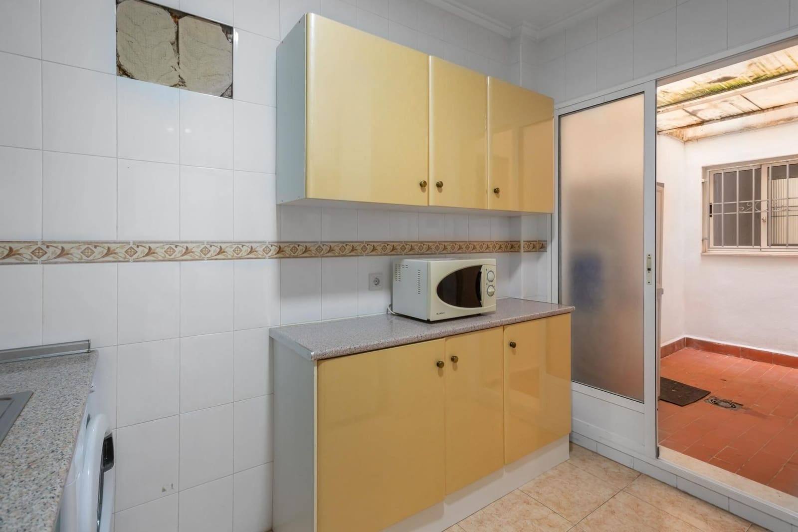 2 bedroom Apartment for sale in Torrevieja with pool - € 117,260 (Ref: 9334409)