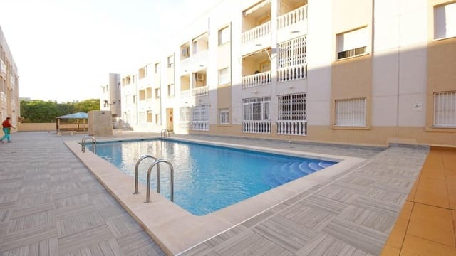 Apartamento de 2 habitaciones en Torrevieja en venta con piscina - 125.000 € (Ref: 9334411)