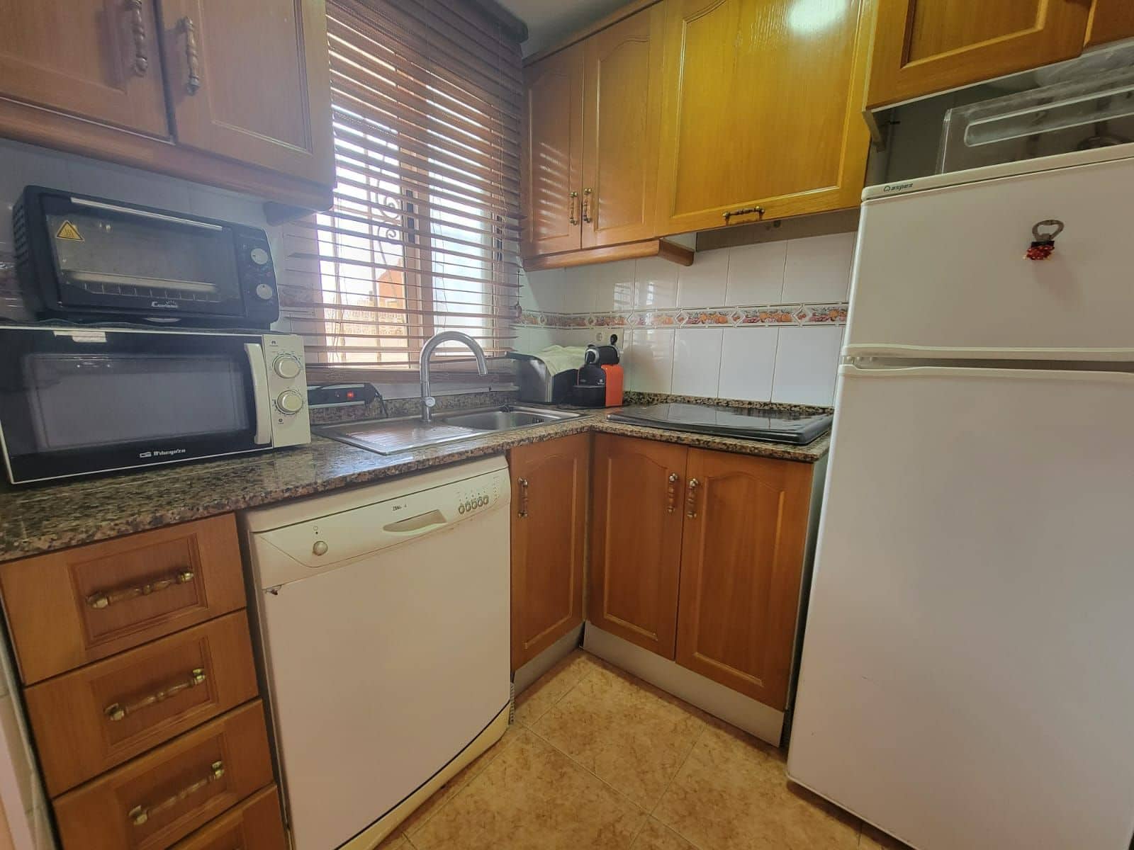 2 makuuhuone Huoneisto myytävänä paikassa Torrevieja mukana uima-altaan - 127 260 € (Ref: 9344382)