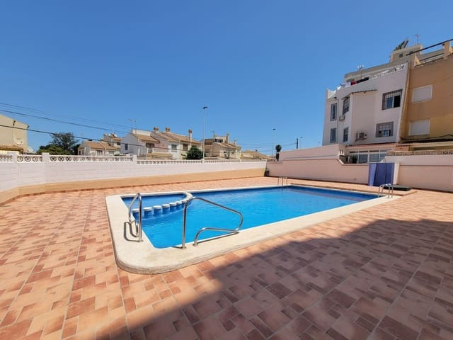 2 makuuhuone Huoneisto myytävänä paikassa Torrevieja mukana uima-altaan - 127 260 € (Ref: 9344382)