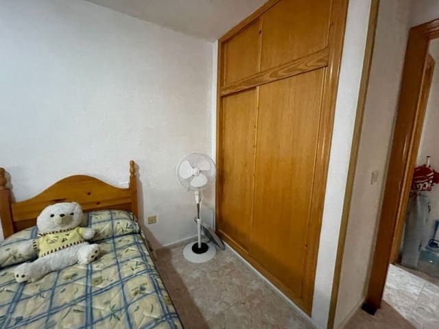 2 makuuhuone Huoneisto myytävänä paikassa Torrevieja mukana uima-altaan 
autotalli - 126 000 € (Ref: 9344383)