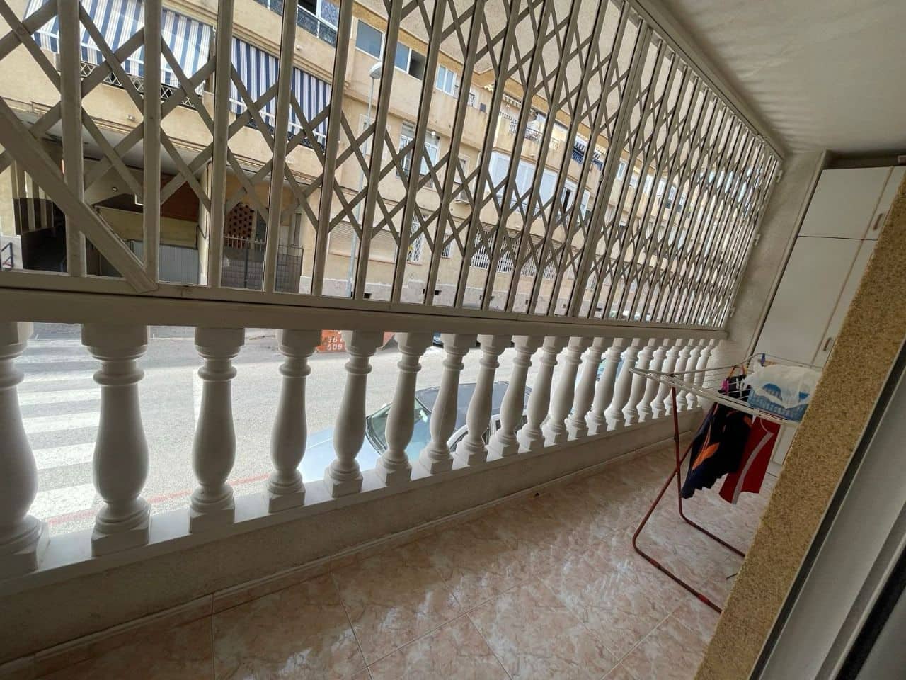 2 soveværelse Lejlighed til salg i Torrevieja med swimmingpool garage - € 126.000 (Ref: 9344383)