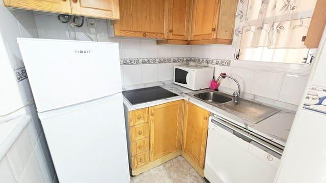 2 quarto Apartamento para venda em Torrevieja com piscina - 109 900 € (Ref: 9366993)