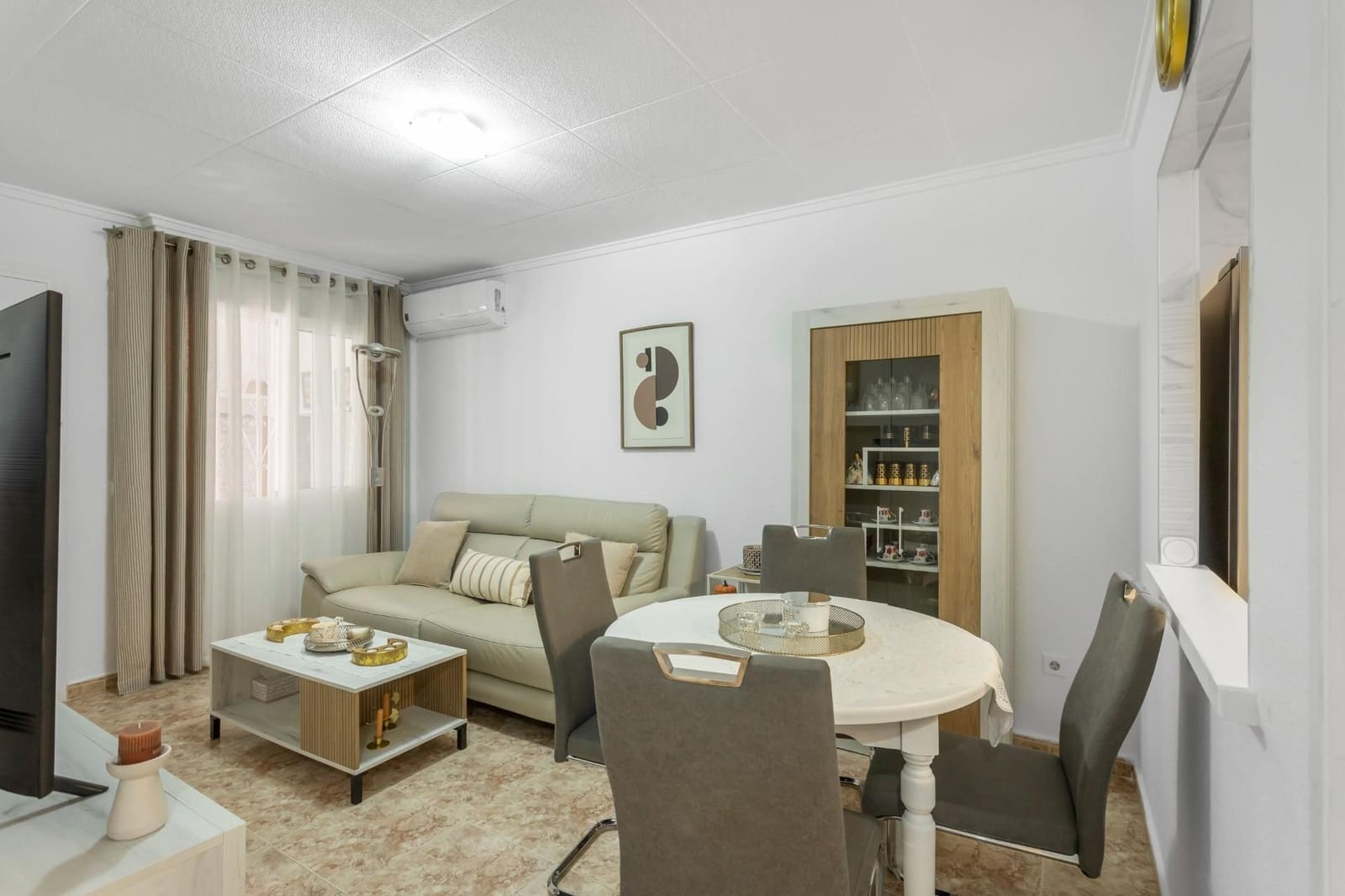 2 makuuhuone Omakotitalo myytävänä paikassa Torrevieja - 129 900 € (Ref: 9366994)