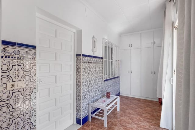 2 makuuhuone Omakotitalo myytävänä paikassa Torrevieja - 129 900 € (Ref: 9366994)