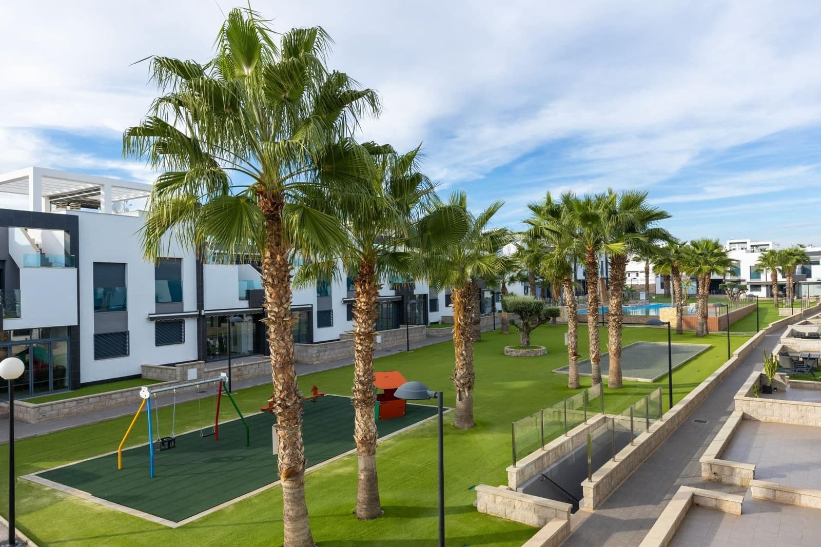 2 bedroom Apartment for sale in Punta Prima with pool garage - € 289,900 (Ref: 9366996)