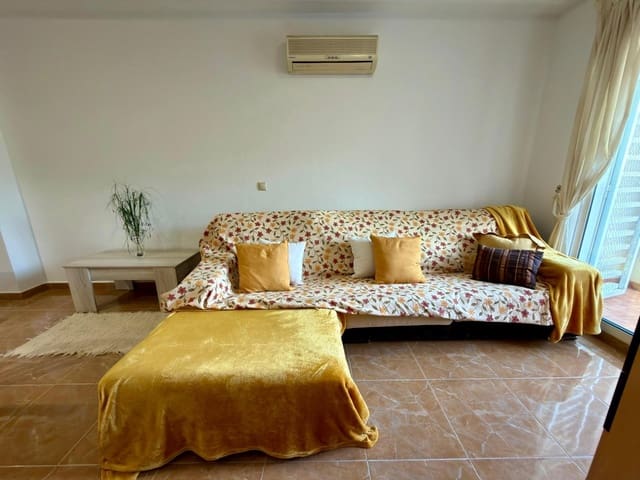 Apartamento de 2 habitaciones en Torrevieja en venta con piscina garaje - 125.000 € (Ref: 9433146)