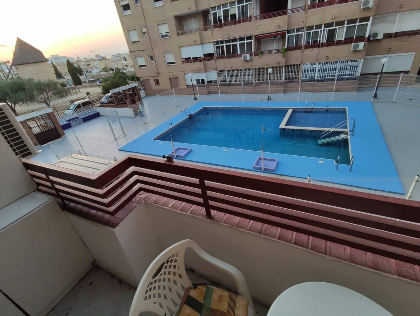 1 sovrum Lägenhet till salu i Torrevieja med pool - 89 990 € (Ref: 9433147)