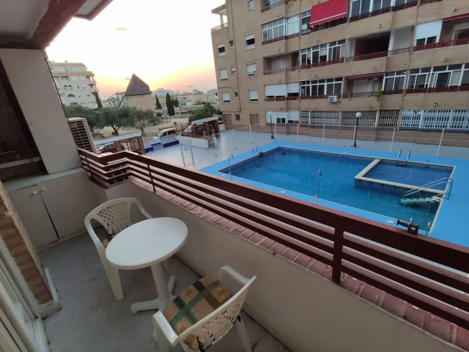 1 sovrum Lägenhet till salu i Torrevieja med pool - 89 990 € (Ref: 9433147)