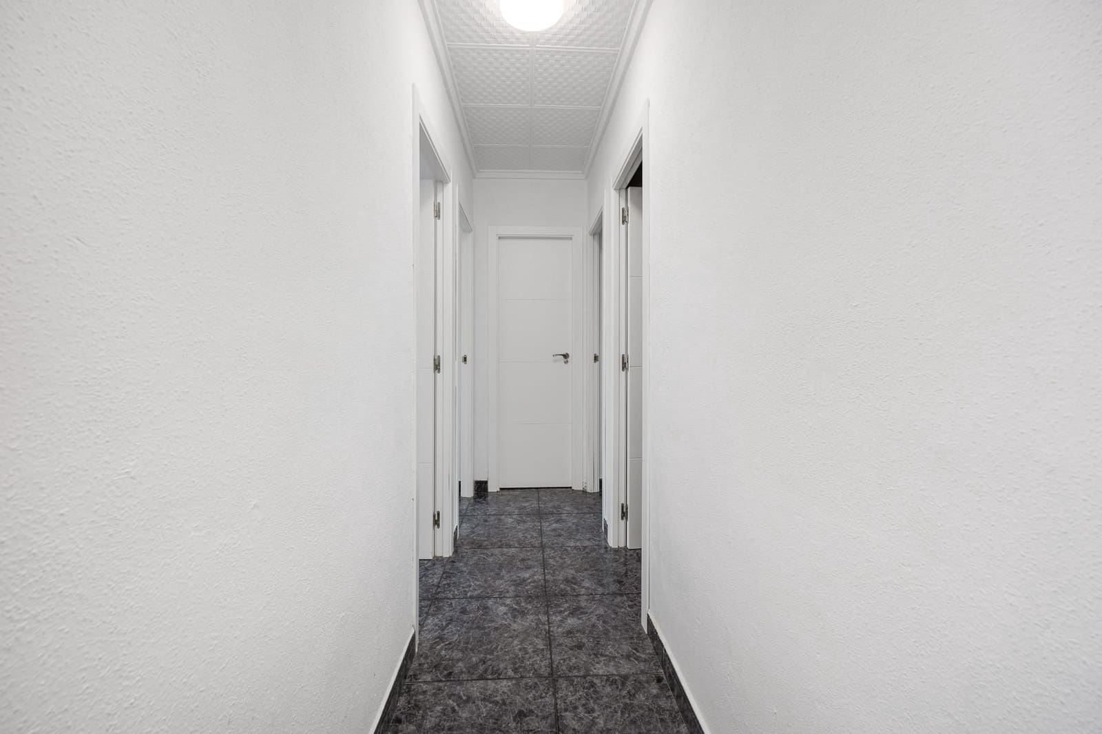 4 camera da letto Appartamento in vendita in Torrevieja - 133.900 € (Rif: 9433149)