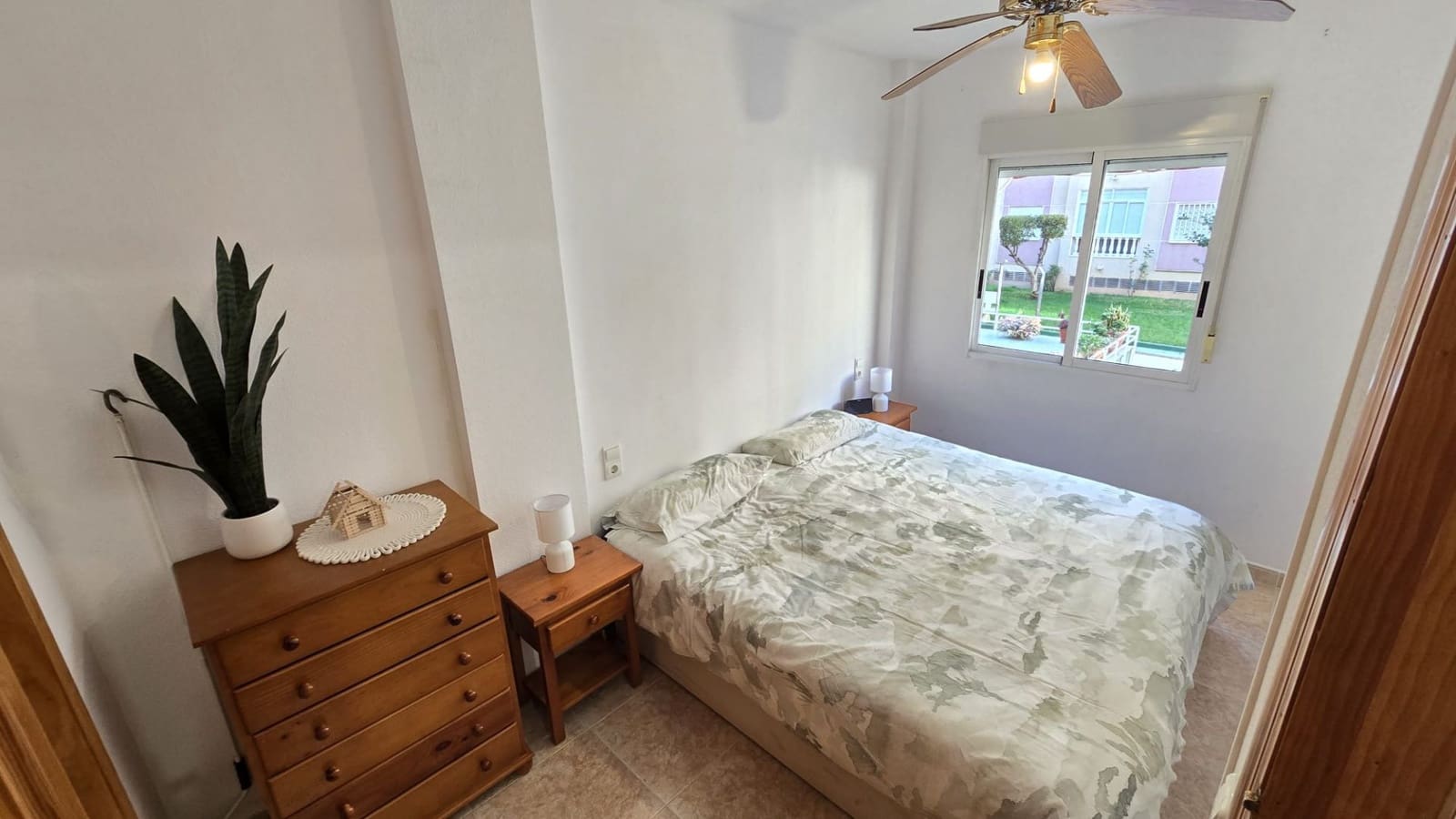 1 sypialnia Apartament na sprzedaż w Torrevieja z basenem garażem - 117 500 € (Ref: 9496898)