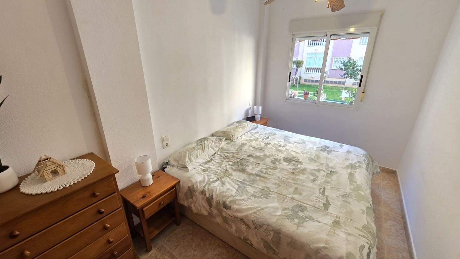 1 sypialnia Apartament na sprzedaż w Torrevieja z basenem garażem - 117 500 € (Ref: 9496898)