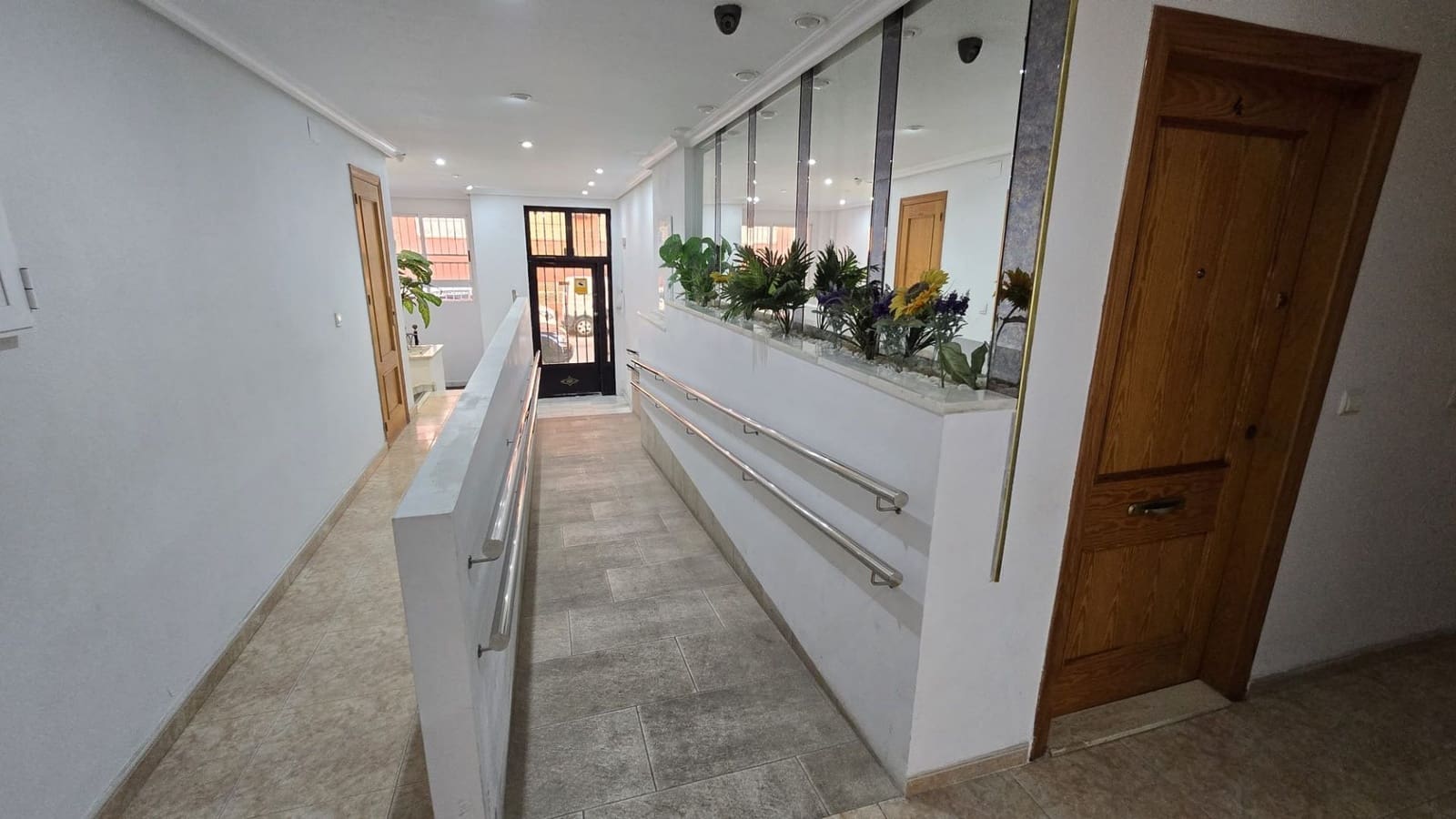 1 sypialnia Apartament na sprzedaż w Torrevieja z basenem garażem - 117 500 € (Ref: 9496898)