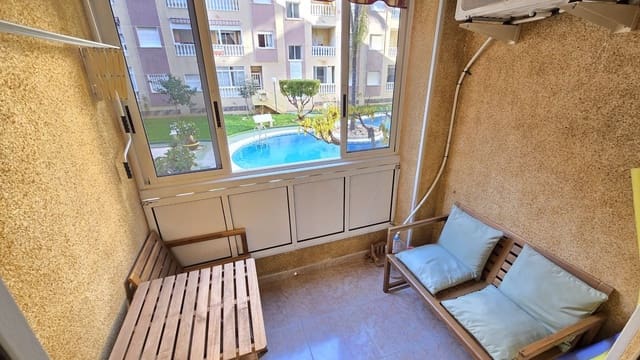 1 makuuhuone Huoneisto myytävänä paikassa Torrevieja mukana uima-altaan 
autotalli - 117 500 € (Ref: 9496898)