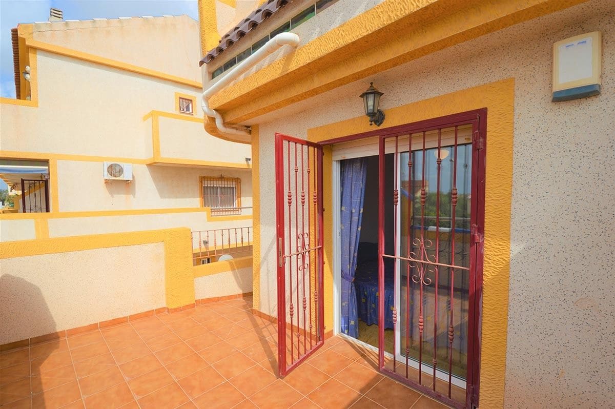 3 bedroom Townhouse for sale in Playa Flamenca with pool garage - € 185,000 (Ref: 9496899)