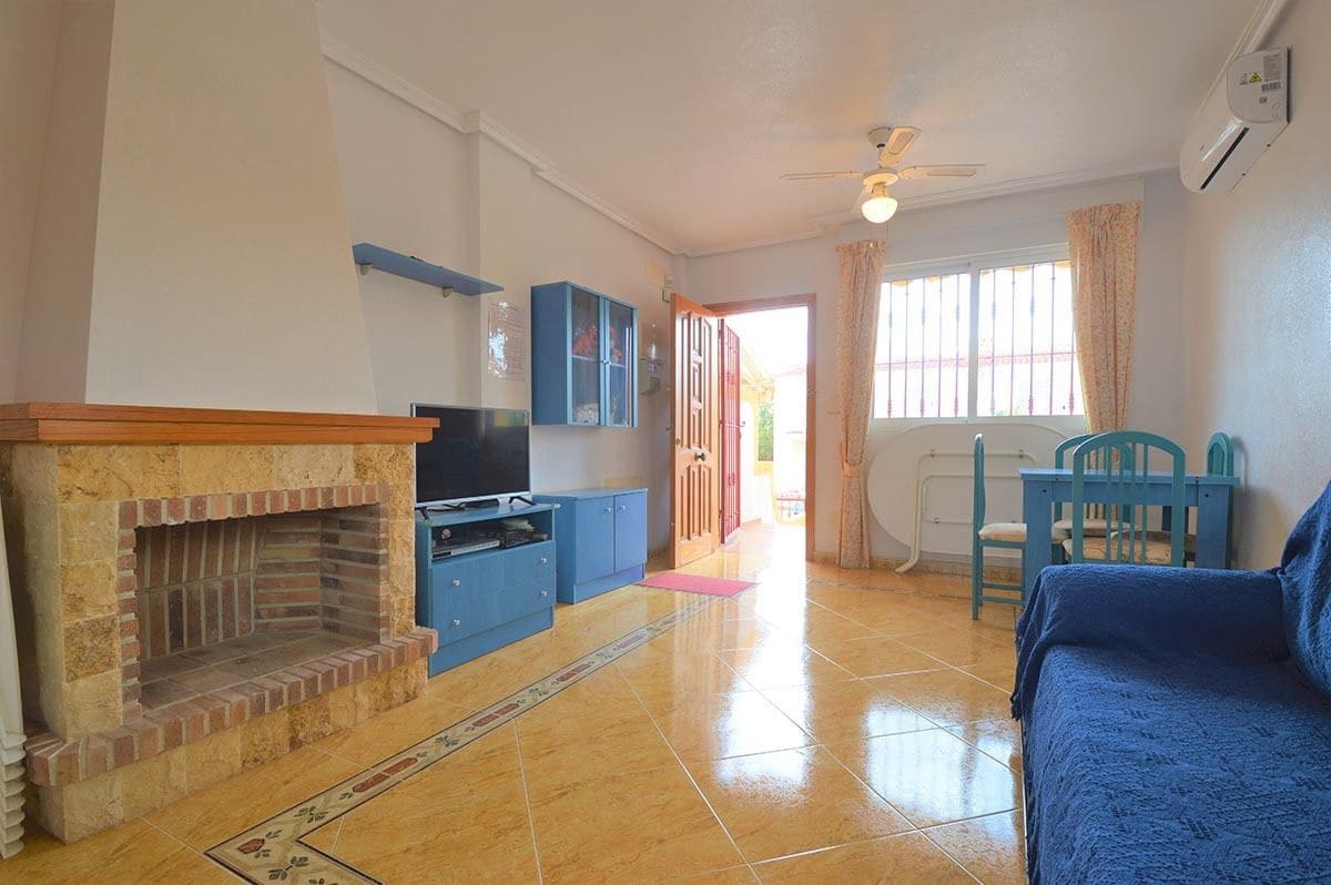 3 bedroom Townhouse for sale in Playa Flamenca with pool garage - € 185,000 (Ref: 9496899)
