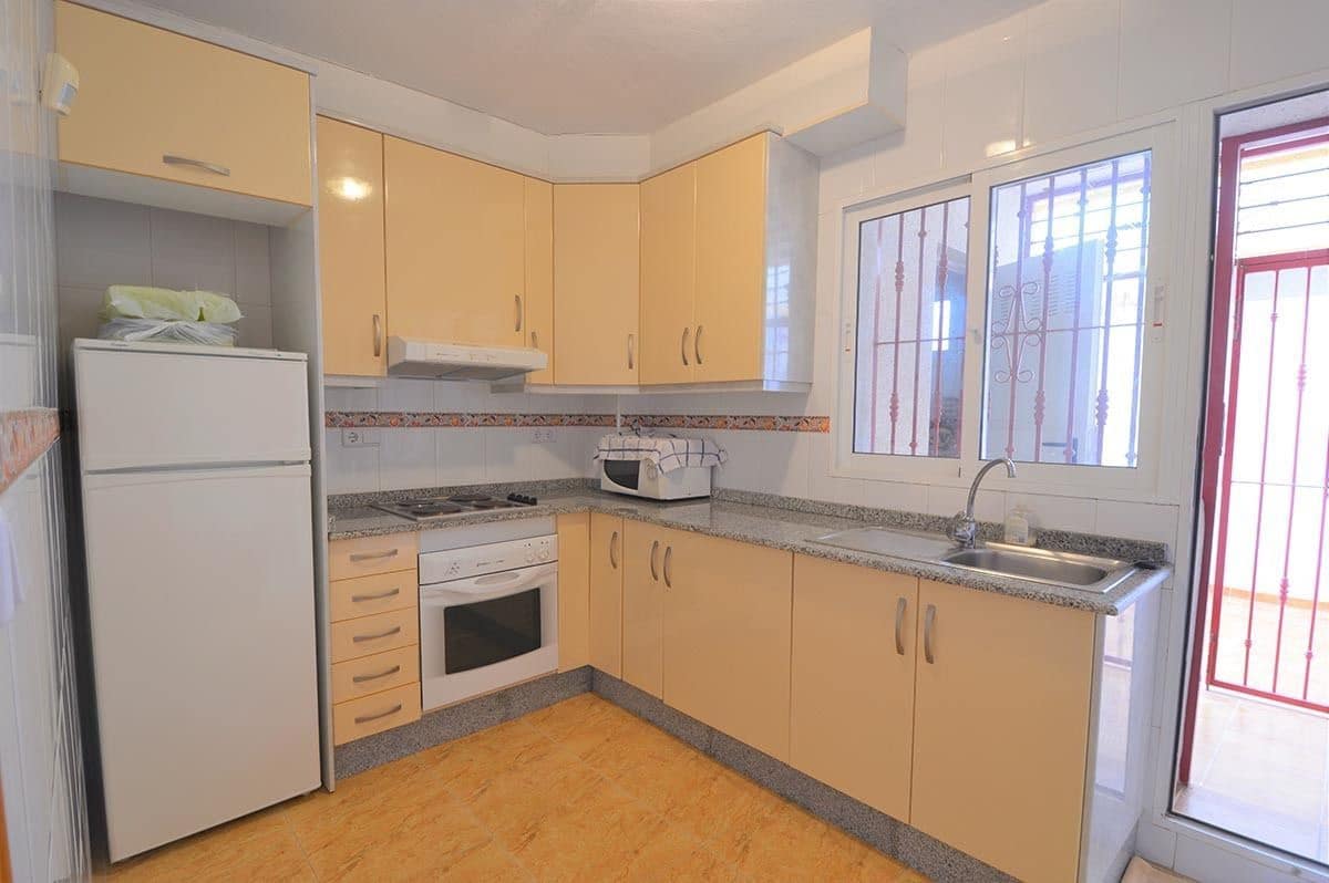 3 bedroom Townhouse for sale in Playa Flamenca with pool garage - € 185,000 (Ref: 9496899)