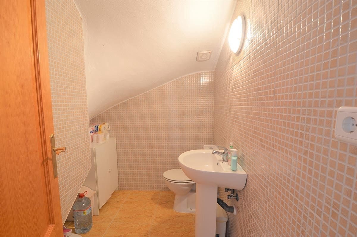 3 bedroom Townhouse for sale in Playa Flamenca with pool garage - € 185,000 (Ref: 9496899)