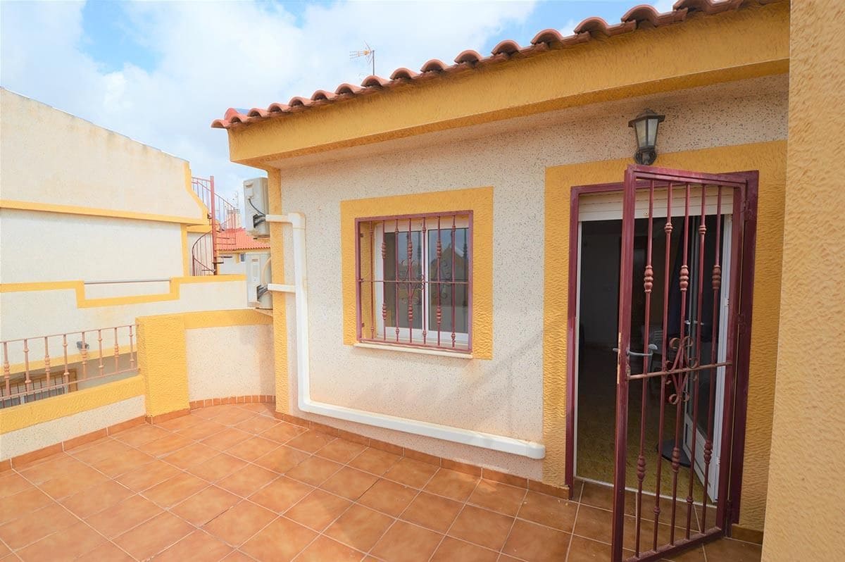3 bedroom Townhouse for sale in Playa Flamenca with pool garage - € 185,000 (Ref: 9496899)