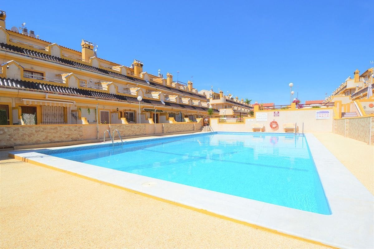 3 bedroom Townhouse for sale in Playa Flamenca with pool garage - € 185,000 (Ref: 9496899)