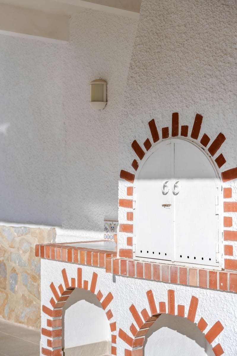 3 bedroom Villa for sale in Ciudad Quesada with pool garage - € 445,000 (Ref: 9610852)