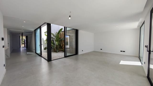 4 Zimmer Villa zu verkaufen in Escandinavia - Cautivador, Alfaz del Pi / L'Alfàs del Pi mit Pool Garage - 785.000 € (Ref: 10070393)