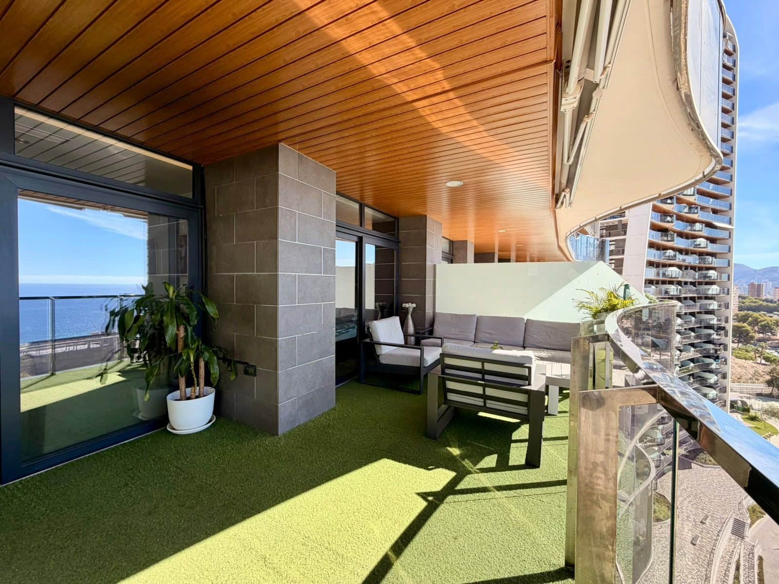 2 sypialnia Apartament na sprzedaż w Benidorm z basenem garażem - 749 000 € (Ref: 10077680)
