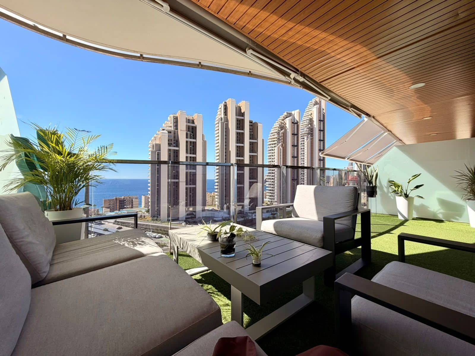2 sypialnia Apartament na sprzedaż w Benidorm z basenem garażem - 749 000 € (Ref: 10077680)