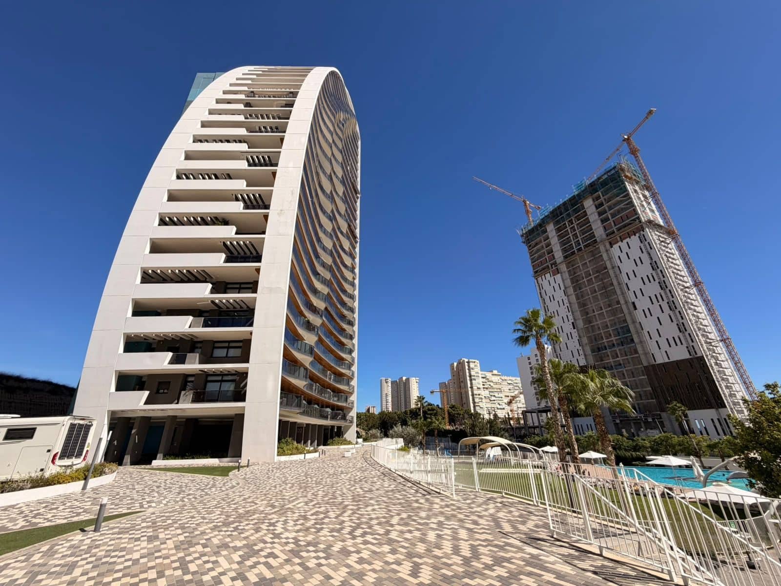2 sypialnia Apartament na sprzedaż w Benidorm z basenem garażem - 749 000 € (Ref: 10077680)