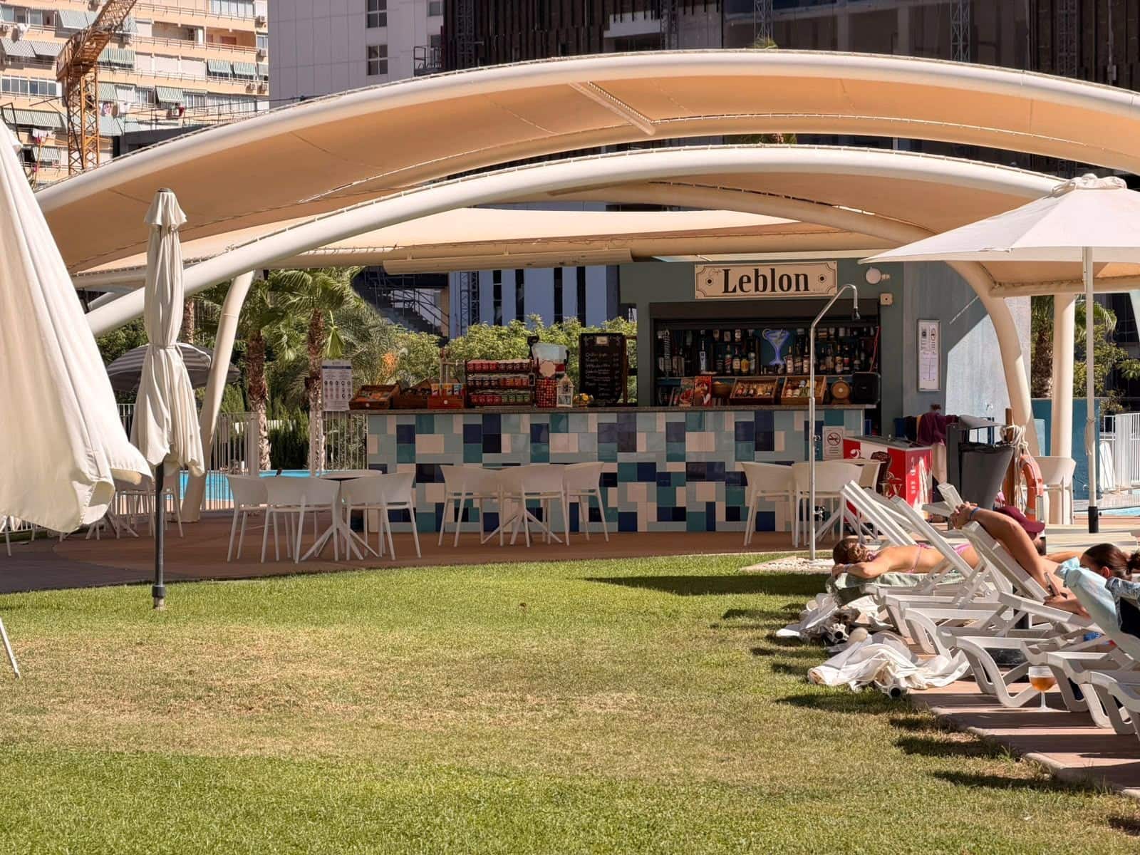 2 sypialnia Apartament na sprzedaż w Benidorm z basenem garażem - 749 000 € (Ref: 10077680)