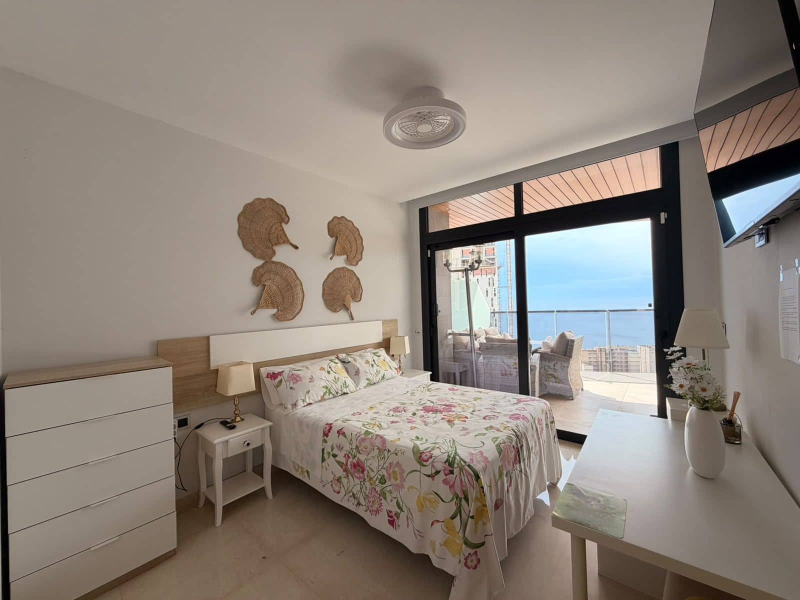 3 Zimmer Apartment zu verkaufen in Benidorm mit Pool Garage - 1.150.000 € (Ref: 10088935)